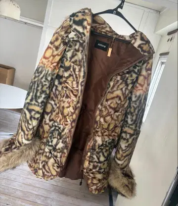 Zucca 애니멀 프린트 후드 부착 롱 코트