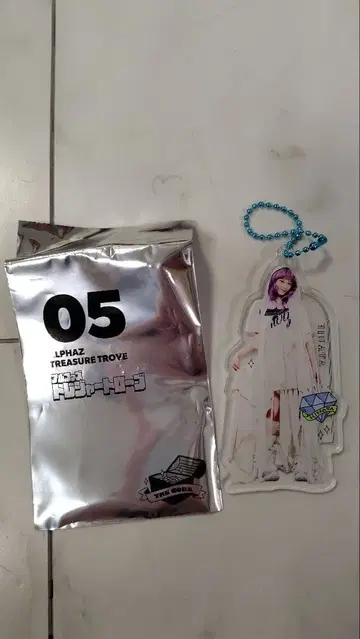 XG treasure trove HINATA 히나타 아크릴 키체인