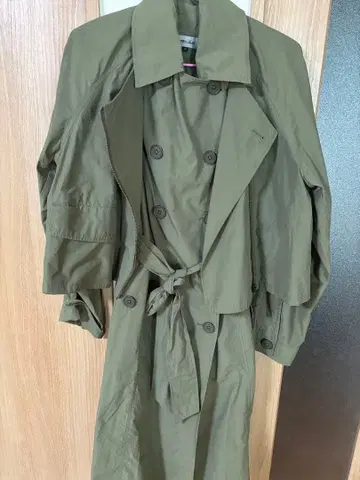 AVIREX 트렌치코트