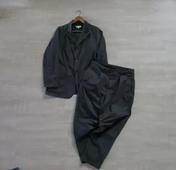 M 엔지니어드 가먼츠 셋업 수트