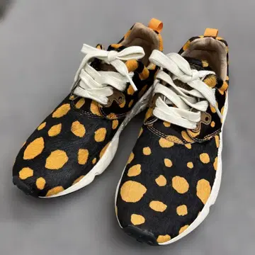 Flower MOUNTAIN 레오파드 무늬 퍼 스니커즈