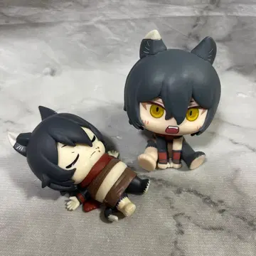 던전밥 큐룽하게 쳐다보는 포즈 미니 피규어 이즈츠미