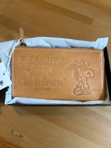 PEANUTS 스누피 프래그먼트 케이스 pelle conciata