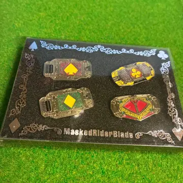 레트로 가면라이더 블레이드 벨트 핀 배지