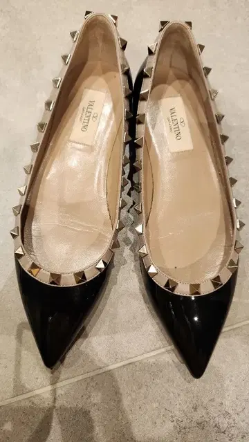 발렌티노 플랫슈즈