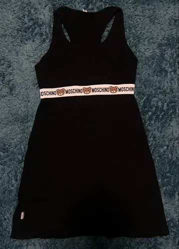 MOSCHINO 블랙 슬리브리스 미니 원피스