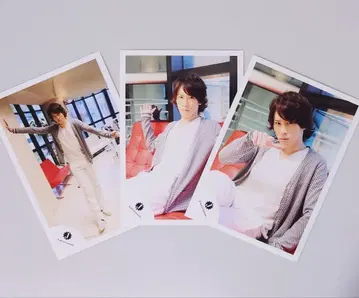 SnowMan 미야타테 료타 Jr 공식 사진 앉은 포즈 손가락 가리키기