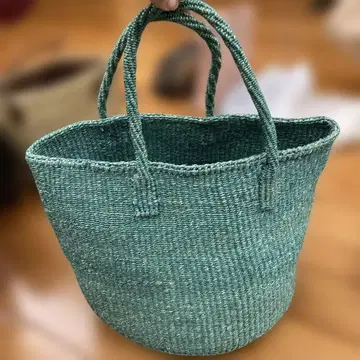 카고백 그린 계열 인테리어