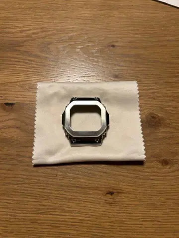 G-SHOCK GW-M5610 시리즈용 메탈 베젤