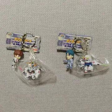 건담 시리즈 뉴타입 파이롯트 & MS 키링