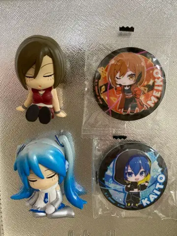 KAITO MEIKO 캔뱃지 세트 유키 미쿠 MEIKO 피규어