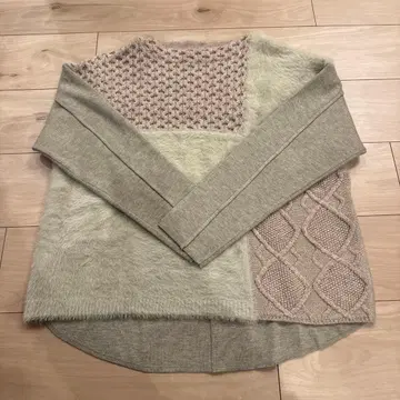 새상품급 개럴개런트 이소재 콤비 니트 절개 케이블 퍼 루즈핏