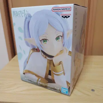 장송의 프리렌 뺨을 괸 흉상 피규어