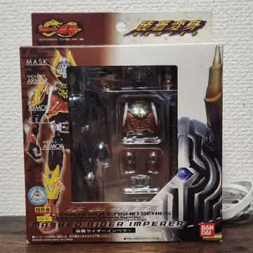 BANDAI 초합금 장착변신 가면라이더 류우키 임페러