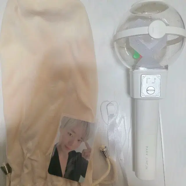 박지훈 응원봉 뽑봉 포카포함 양도합니다