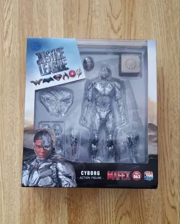 MAFEX No.063 사이보그 피규어