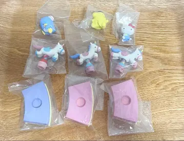 산리오 가챠 회전목마 헬로키티 폼폼푸딩 턱시도샘