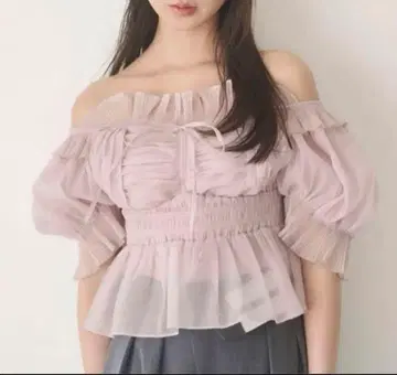 개더 프릴 오프숄더 블라우스 LPNK 스나이델 snidel