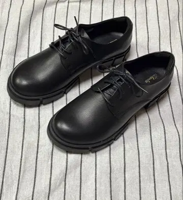 Clarks 블랙 로퍼 통굽 새상품