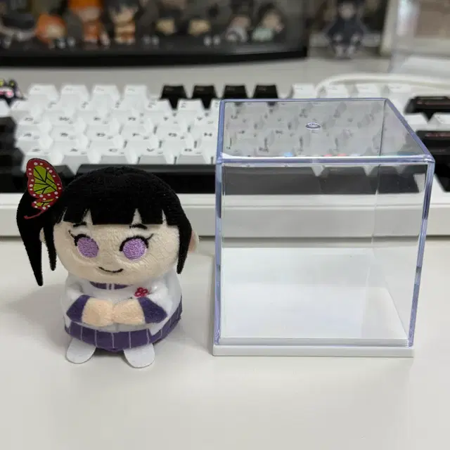 귀멸의칼날 츠유리 카나오 애드버지 아크릴스탠드 팝니다.