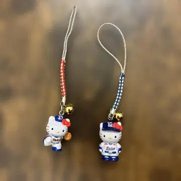 키티 야쿠르트 스왈로스 헬로키티 야구 유니폼 스트랩