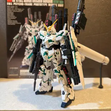 HGUC 풀아머 유니콘 건담 완성품