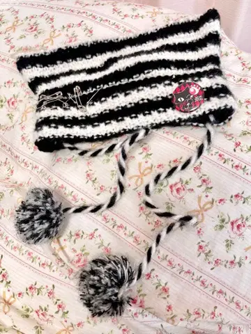 고스 펑크 스타일 화이트 블랙 보더 니트 모자 리메이크 제품