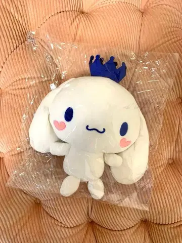 시나모롤 봉제 인형 약 30cm 왕관 포함 카페 한정판