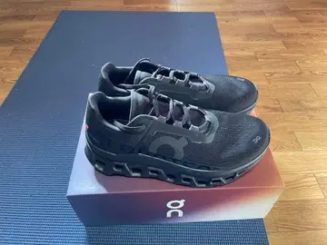 온 클라우드 몬스터 1 26.0cm 새상품 미사용품