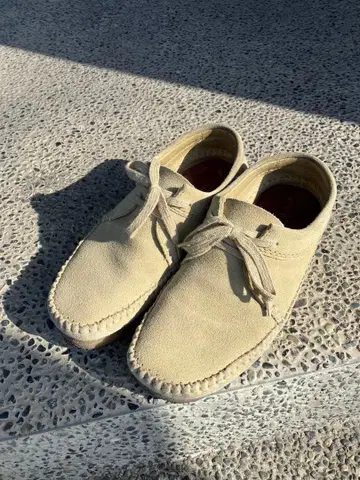 클락스 위버 베이지 uk6.5 25.0cm