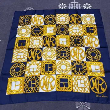 니나리치 실크 스카프 네이비 골드