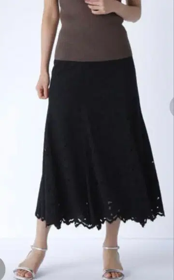 내추럴 뷰티 베이직 러플 레이스 SETUP 스커트 블랙