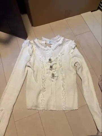 LIZLISA 리즈리사 하이 게이지 스핀들 니트탑 화이트