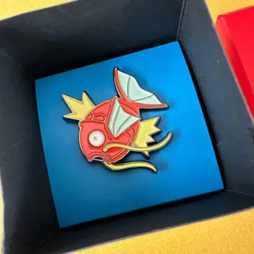 [ 한국판 ] 포켓몬스터 잉어킹 핀 배지 영화관 랜덤