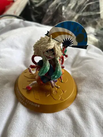 유니버셜 USJ 몬스터 헌터 아이루 피규어