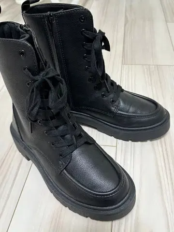 유니클로 UNIQLO:C 레이스업 숏부츠 통굽 밀리터리 부츠