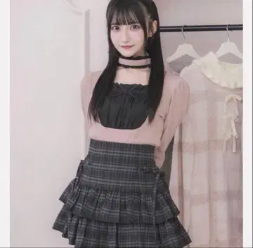 pium 피움 라운드 프릴 초커 티셔츠 핑크