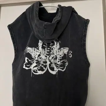 A'GEM/9 슬리브리스 지퍼 후드티 자수