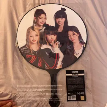 르세라핌 lessrafim 부채 FEARNADA 단체