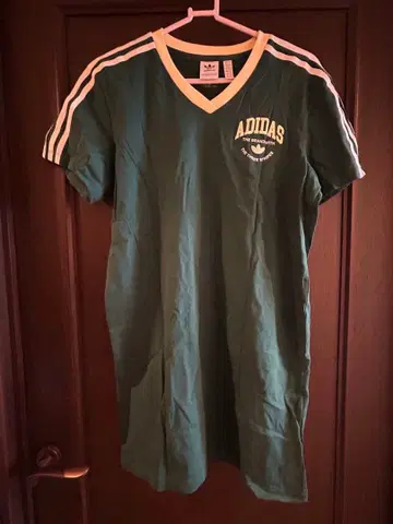 adidas 그린 V넥 미니 원피스 반팔