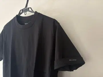 호시바 x 사토시노 콜라보 브랜드 111 (트리플 원) 티셔츠 블랙 컬러