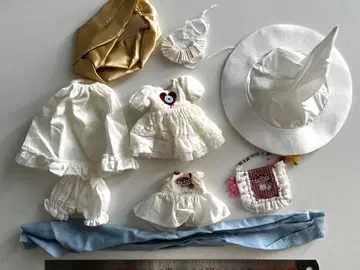 브라이스 옷 갈아입기 세트 화이트 드레스와 모자