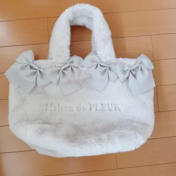 Maison de FLEUR 리본 포함 퍼 백 핑크 계열