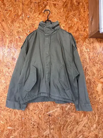 저널 스탠다드 카키 하이넥 자켓 여성용