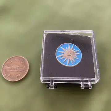 야노베 켄지 작은 태양 핀 배지