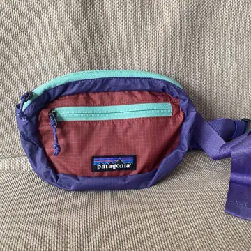 새상품급 Patagonia 숄더백 사코슈 미니 힙백 1L