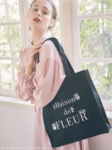 메종 드 플뢰르 쿠로미 스퀘어 토트백