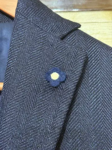 LARDINI 라르디니 부토니에르 화이트x네이비