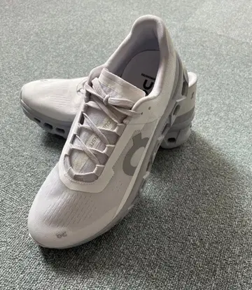 On 클라우드 몬스터 화이트