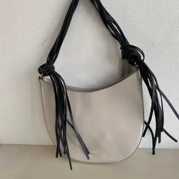 이탈리아제 크리스찬 빌라 라이트 베이지 핸드백 뜨개질 스트랩